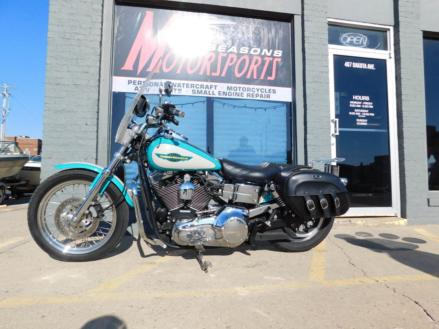 2005 FXDLI with burley 3 inch slammer kit