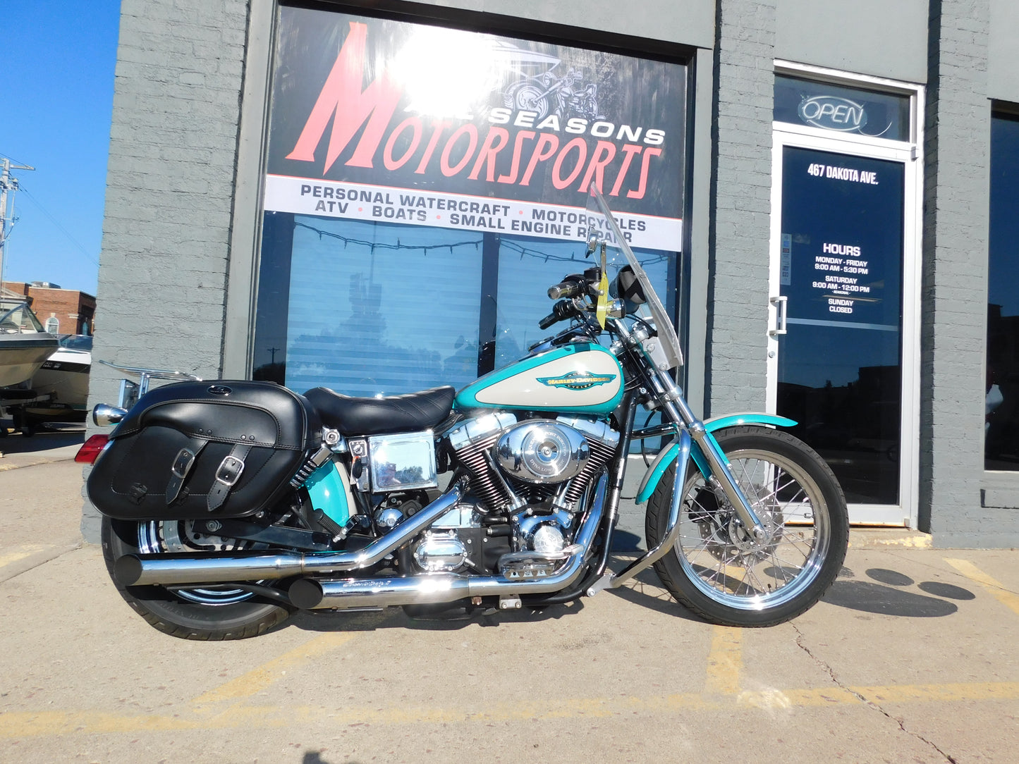 2005 FXDLI with burley 3 inch slammer kit